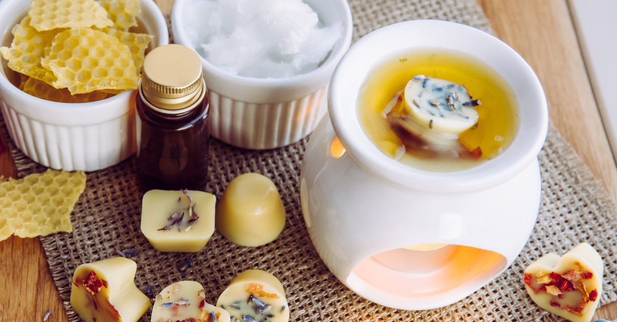 The Top 7 Reasons You Need an Electric Wax Warmer and The Best Scents